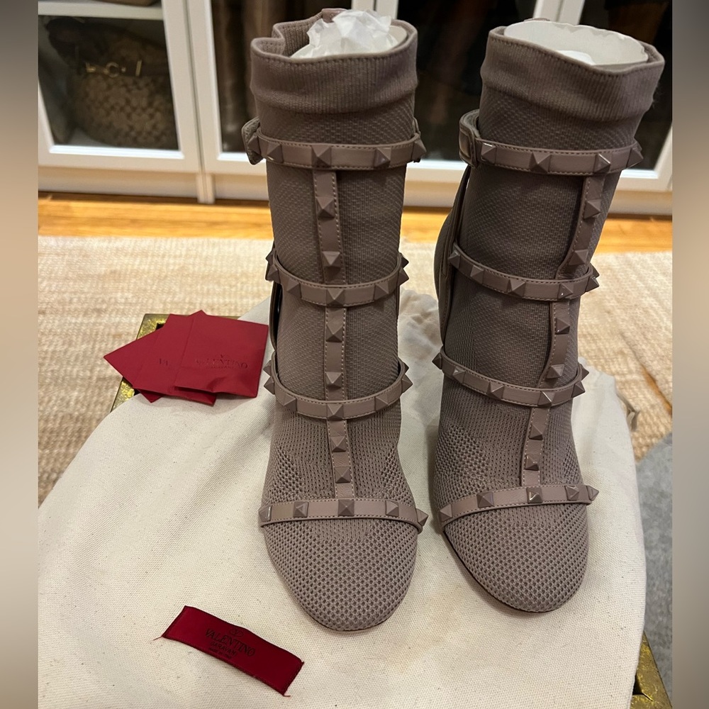 Valentino Garavani Rockstud Bodytech Sock Bootie EU38.5